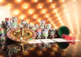 Layar dealer live casino sedang memperlihatkan permainan blackjack